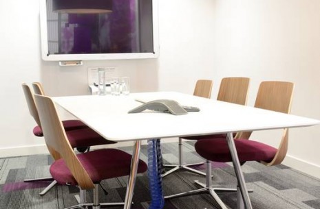 Ricoh UK - lateral & balance atomic carpet tiles